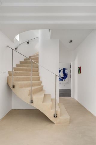 3325 Pine Tree Dr, Miami Beach, FL 33140