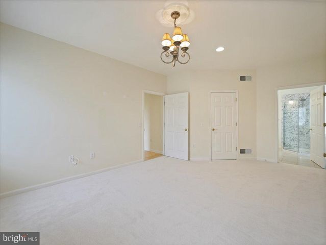 3271 SAINT ANDREWS DR, Chambersburg, PA 17202