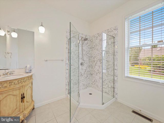 3271 SAINT ANDREWS DR, Chambersburg, PA 17202