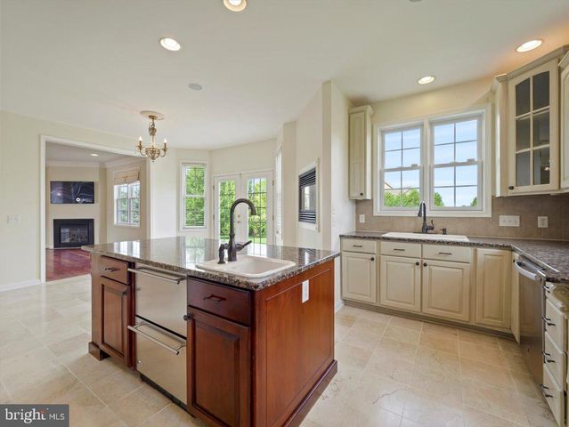 3271 SAINT ANDREWS DR, Chambersburg, PA 17202