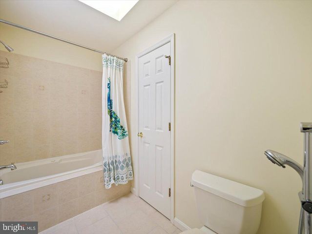 3271 SAINT ANDREWS DR, Chambersburg, PA 17202