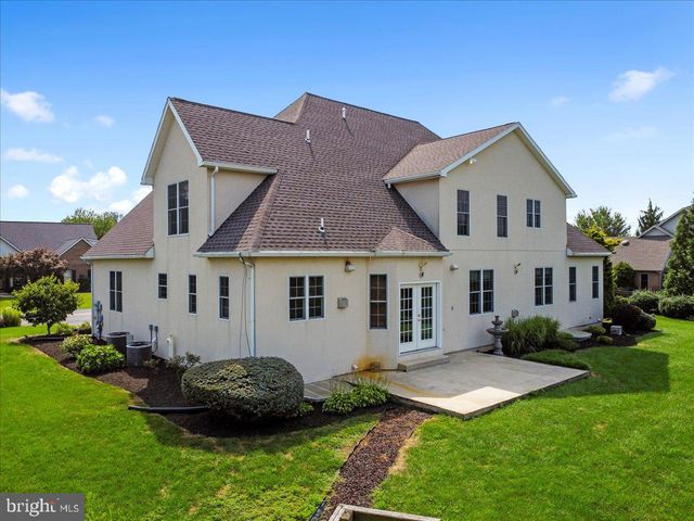 3271 SAINT ANDREWS DR, Chambersburg, PA 17202