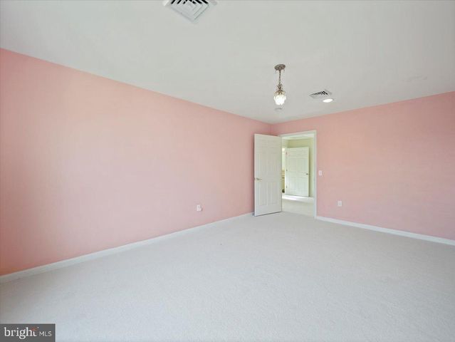 3271 SAINT ANDREWS DR, Chambersburg, PA 17202