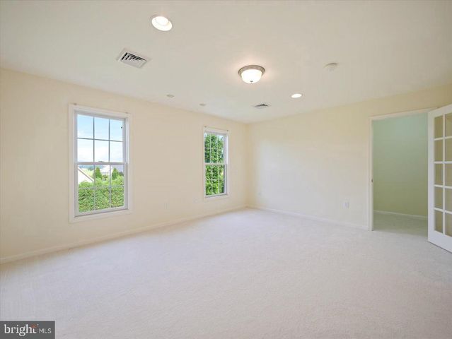 3271 SAINT ANDREWS DR, Chambersburg, PA 17202