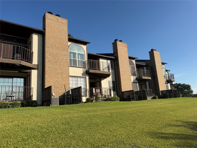 230 Henry M Chandler Drive, Rockwall, TX 75032