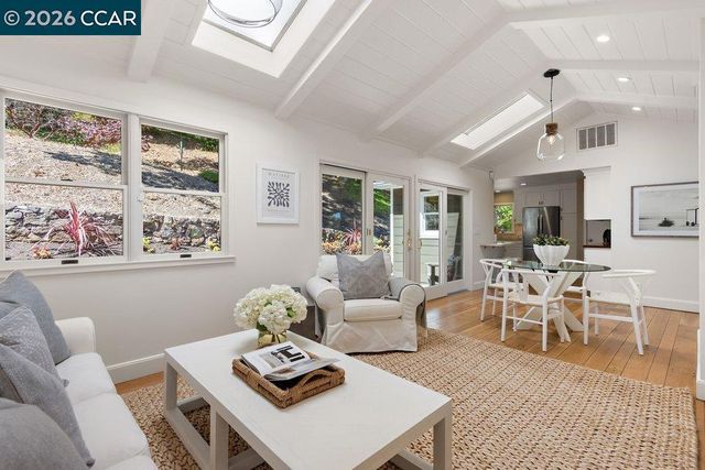 59 El Toyonal, Orinda, CA 94563