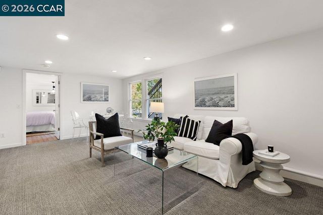 59 El Toyonal, Orinda, CA 94563