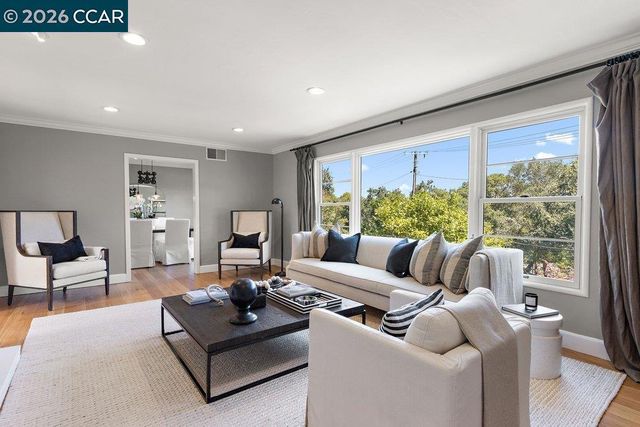 59 El Toyonal, Orinda, CA 94563