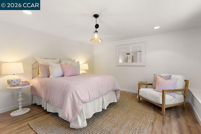 59 El Toyonal, Orinda, CA 94563