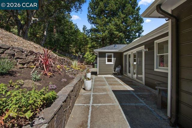 59 El Toyonal, Orinda, CA 94563