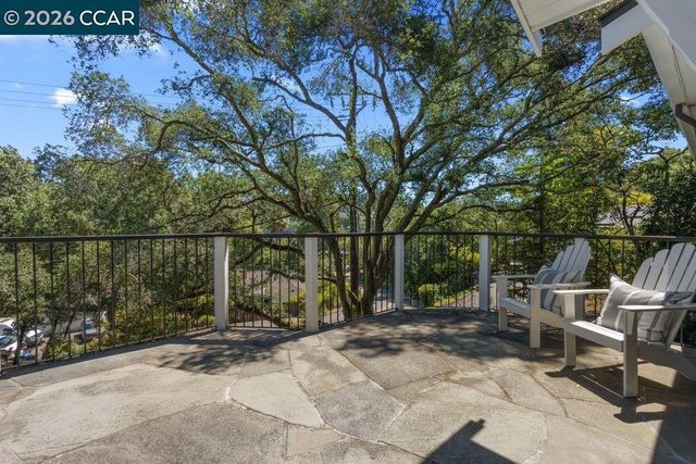 59 El Toyonal, Orinda, CA 94563