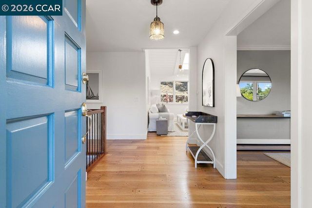 59 El Toyonal, Orinda, CA 94563