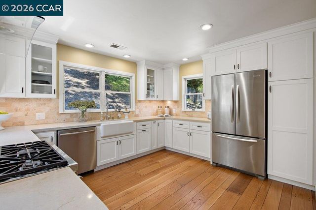59 El Toyonal, Orinda, CA 94563