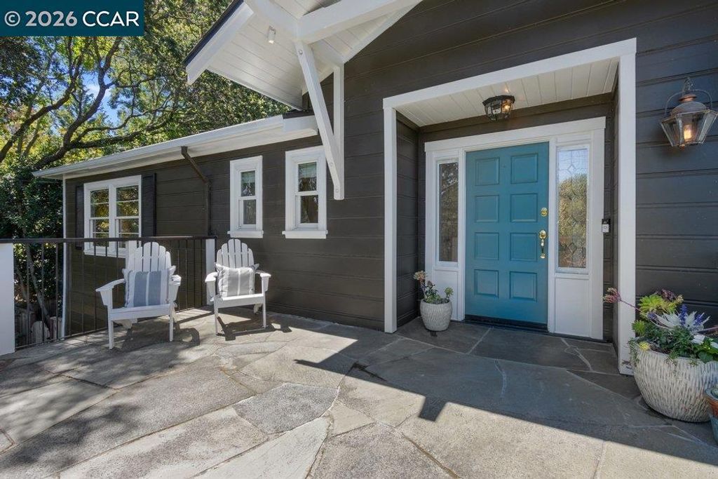 59 El Toyonal, Orinda, CA 94563