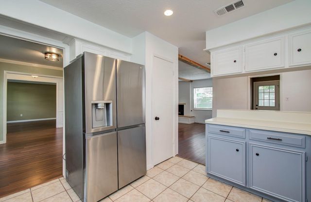 2114 Briarview Drive, Houston, TX 77077