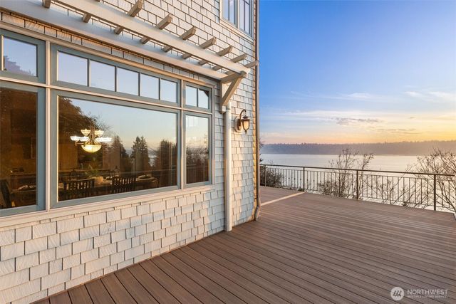 8281 W Mercer Way, Mercer Island, WA 98040