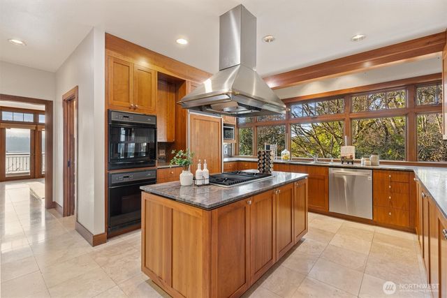 8281 W Mercer Way, Mercer Island, WA 98040