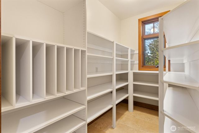 8281 W Mercer Way, Mercer Island, WA 98040