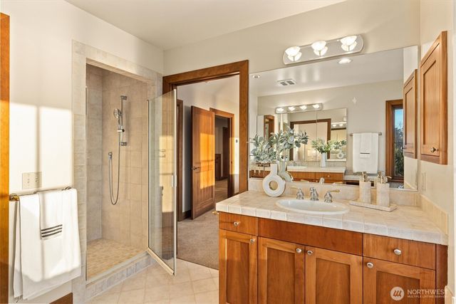 8281 W Mercer Way, Mercer Island, WA 98040