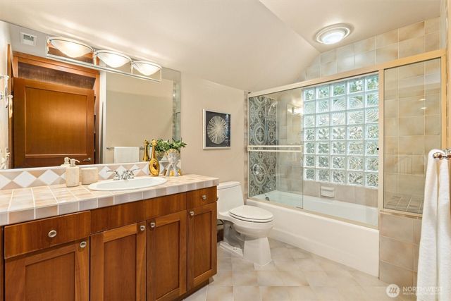 8281 W Mercer Way, Mercer Island, WA 98040