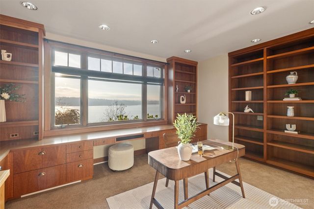 8281 W Mercer Way, Mercer Island, WA 98040