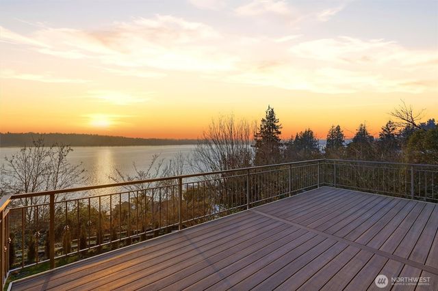 8281 W Mercer Way, Mercer Island, WA 98040