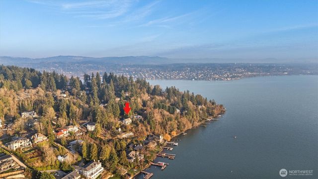 8281 W Mercer Way, Mercer Island, WA 98040