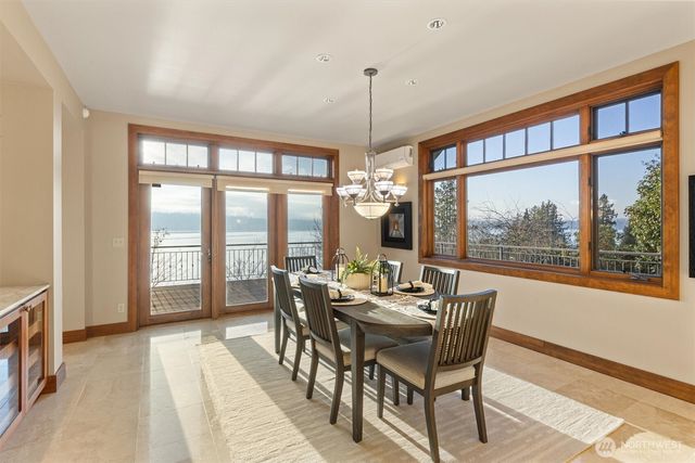 8281 W Mercer Way, Mercer Island, WA 98040