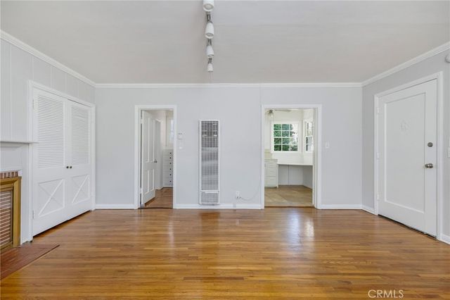 10372 Ashton Avenue, Los Angeles, CA 90024