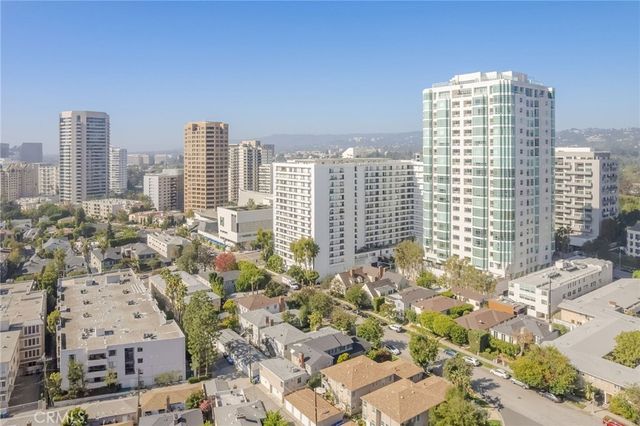 10372 Ashton Avenue, Los Angeles, CA 90024