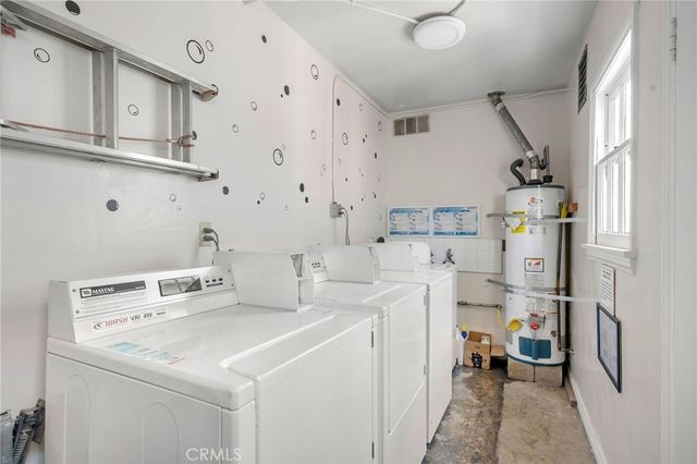 10372 Ashton Avenue, Los Angeles, CA 90024