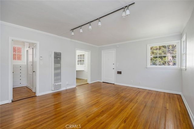 10372 Ashton Avenue, Los Angeles, CA 90024