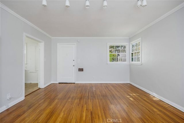 10372 Ashton Avenue, Los Angeles, CA 90024