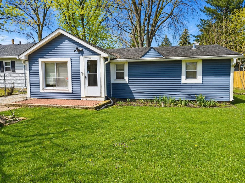 37854 Harper Avenue, Beach Park, IL 60087