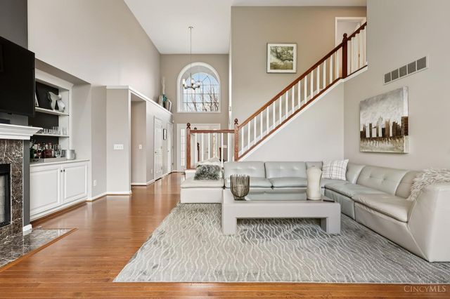 7389 Saint Ives Place, West Chester, OH 45069