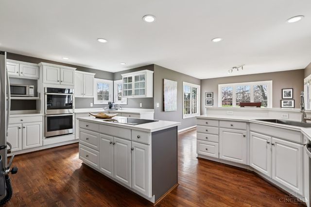 7389 Saint Ives Place, West Chester, OH 45069