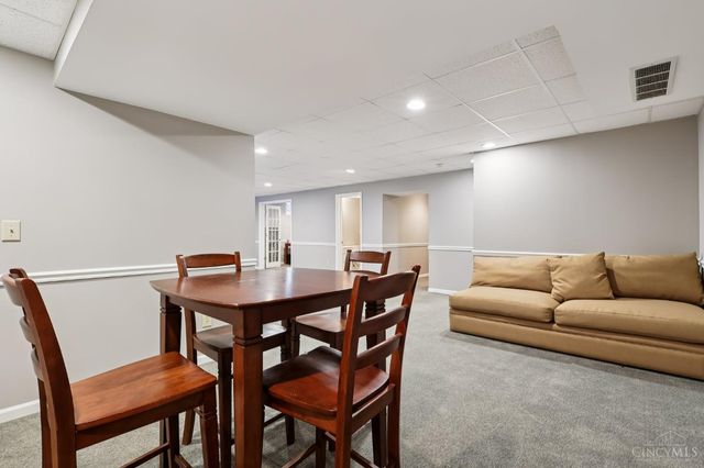 7389 Saint Ives Place, West Chester, OH 45069