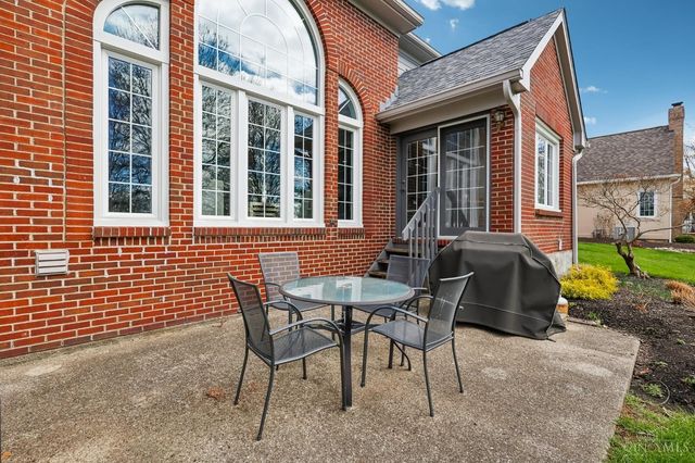 7389 Saint Ives Place, West Chester, OH 45069