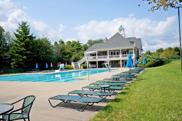 7389 Saint Ives Place, West Chester, OH 45069