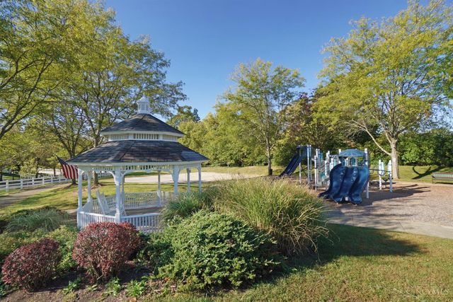 7389 Saint Ives Place, West Chester, OH 45069