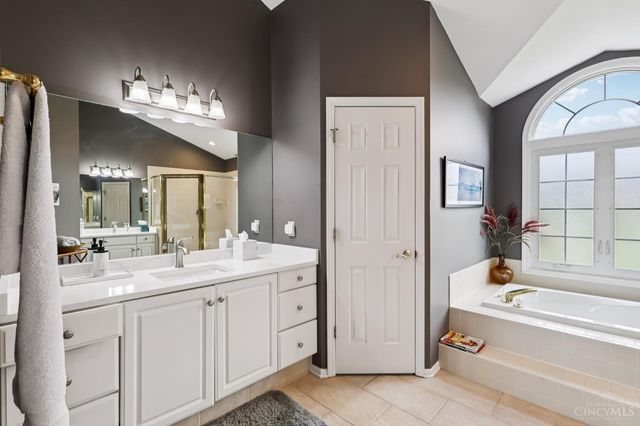 7389 Saint Ives Place, West Chester, OH 45069