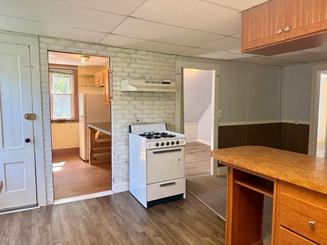 158 Franklin 2, Whitman, MA 02382