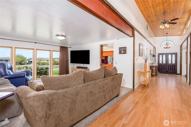 293 N Ridge View Dr, Port Angeles, WA 98362