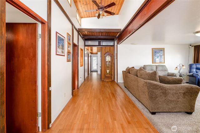 293 N Ridge View Dr, Port Angeles, WA 98362