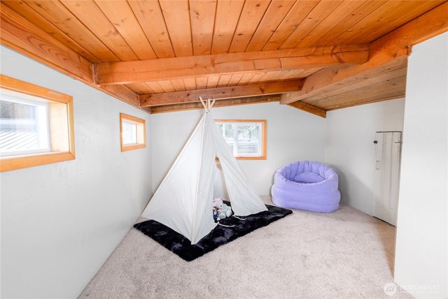 293 N Ridge View Dr, Port Angeles, WA 98362