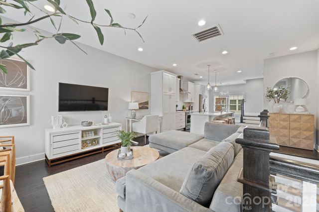 1214 Macomb Place, Charlotte, NC 28208