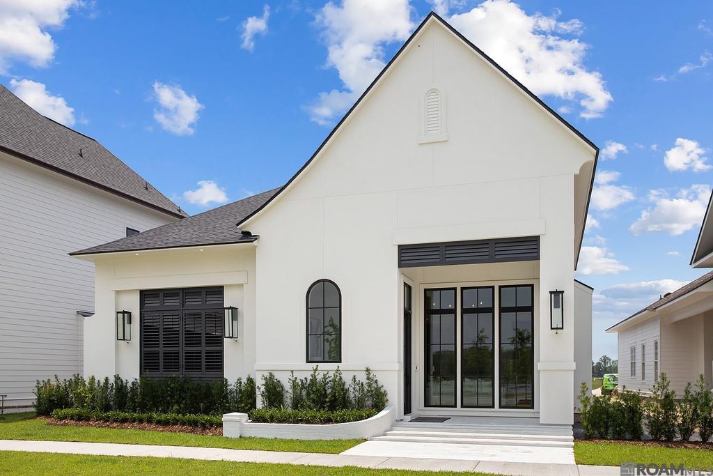 13755 Golden Holly Ln, Baton Rouge, LA 70810