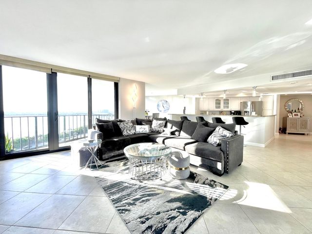 5420 N Ocean Drive 906, Singer Island, FL 33404
