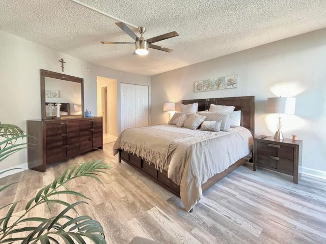 5420 N Ocean Drive 906, Singer Island, FL 33404
