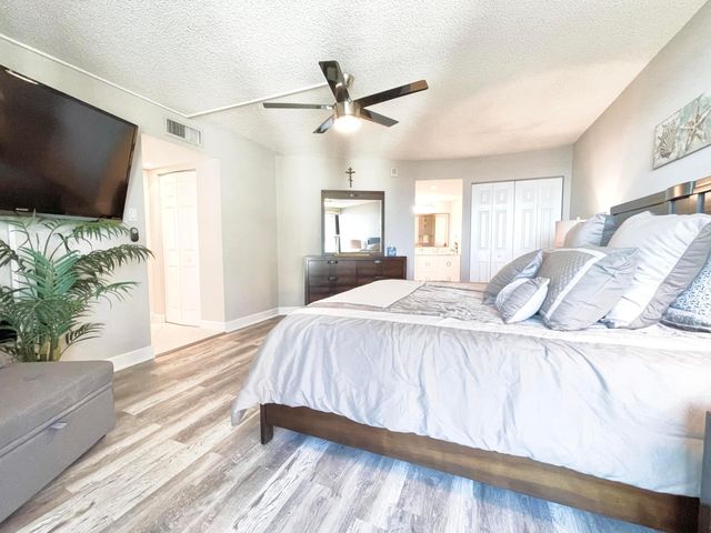 5420 N Ocean Drive 906, Singer Island, FL 33404